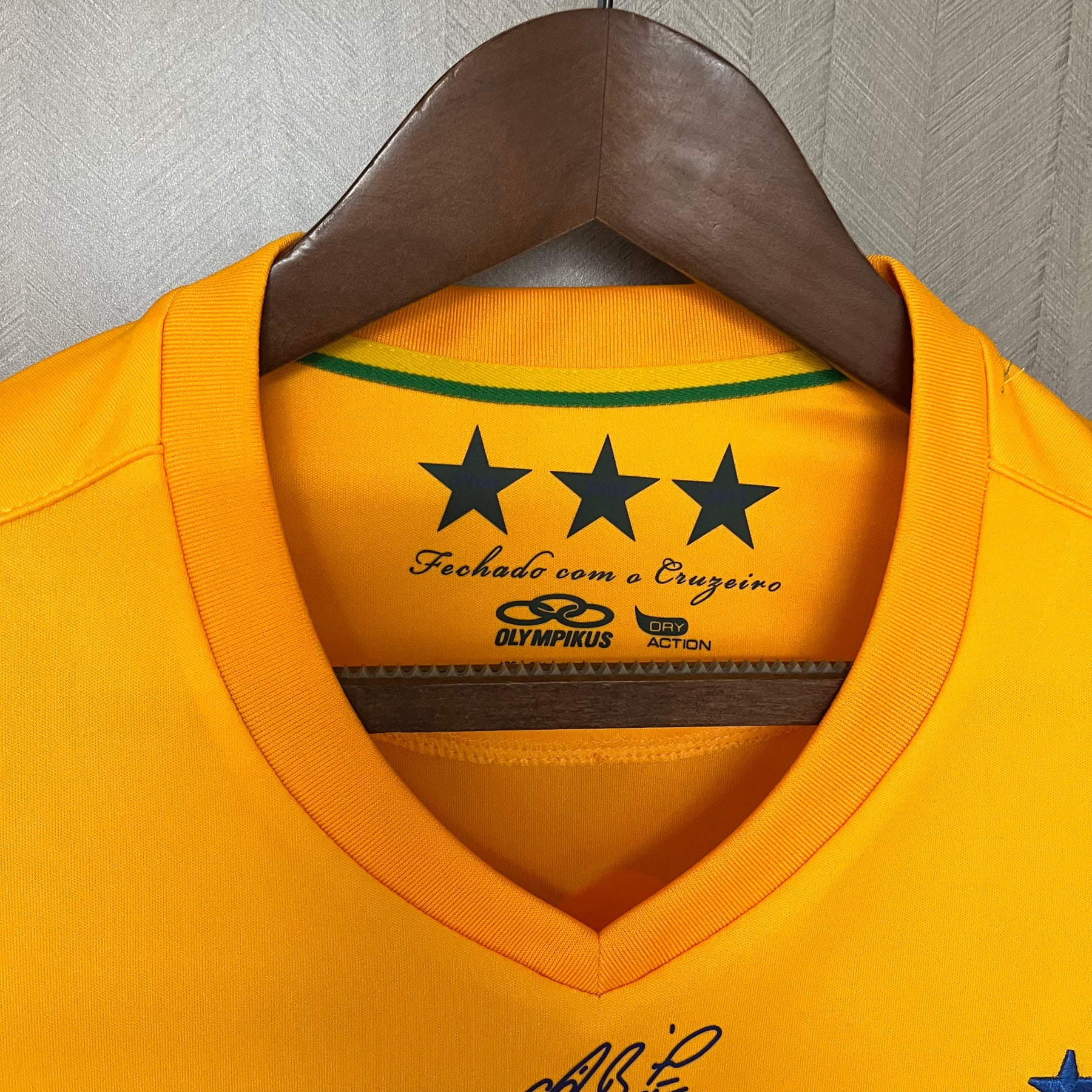 Cruzeiro 14/15 Goalkeeper Jersey - Retro Version