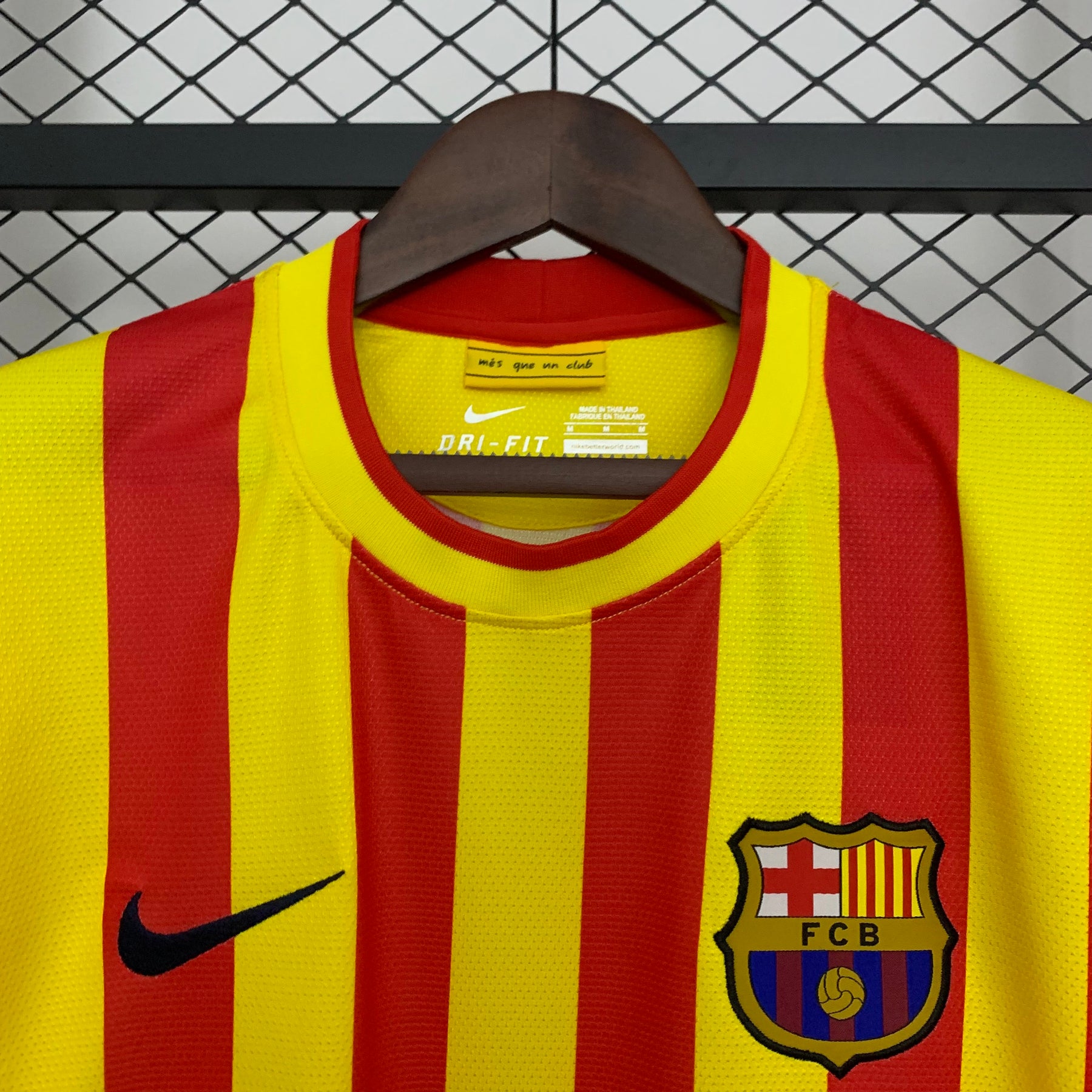Retro Barcelona 13/14 Away