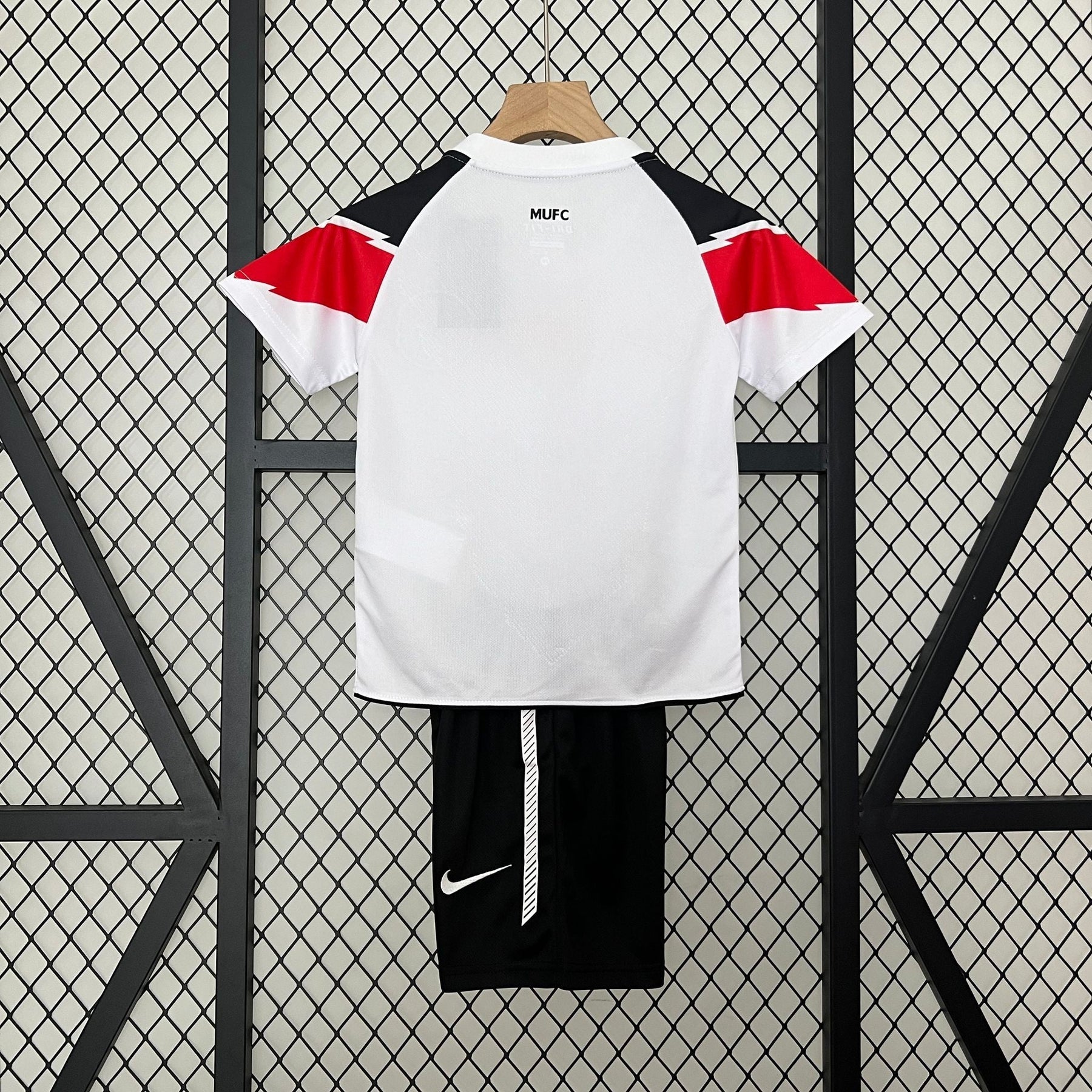 Kit Kids Retro Manchester United Away Jersey 2011/12
