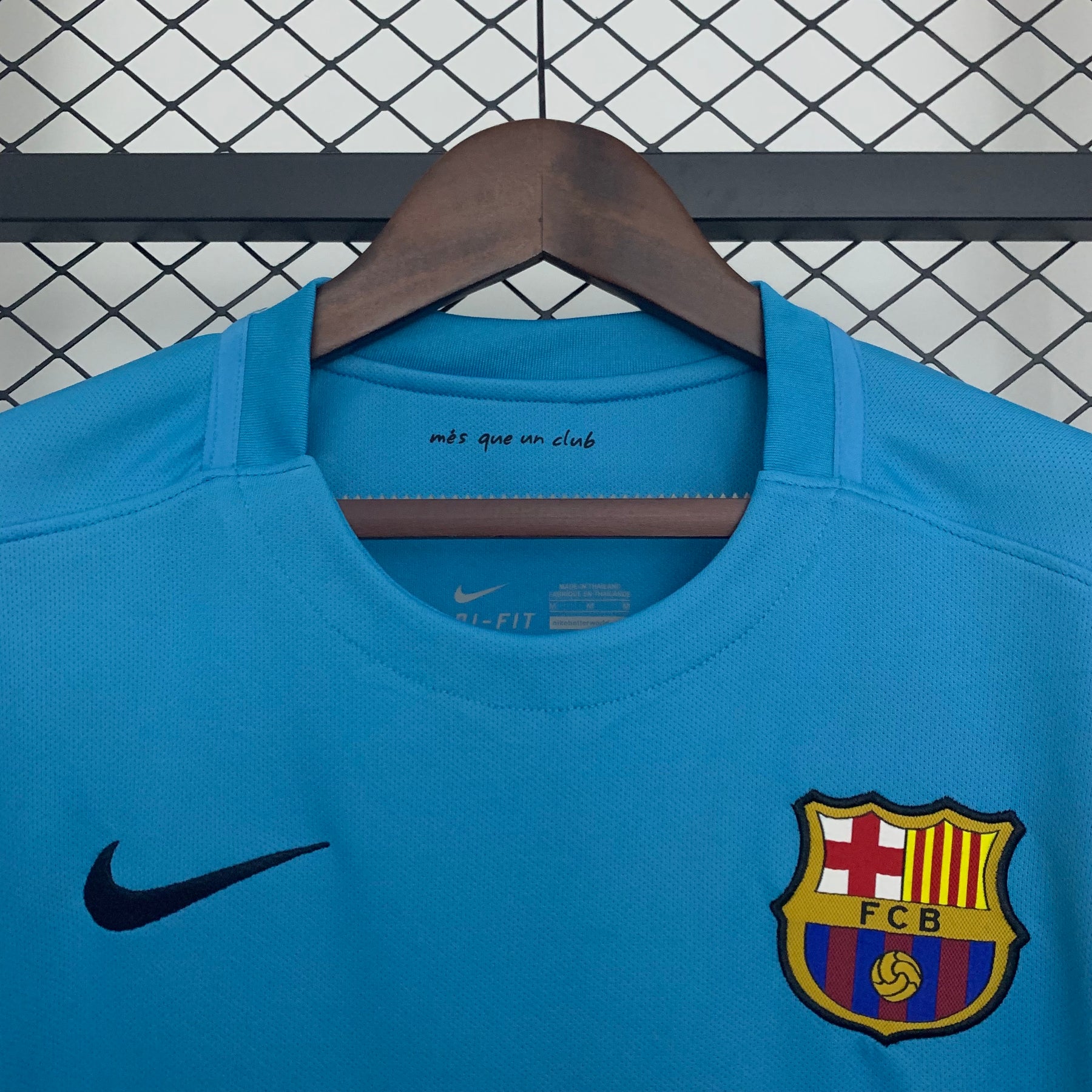 Retro Barcelona 15/16 Third Away