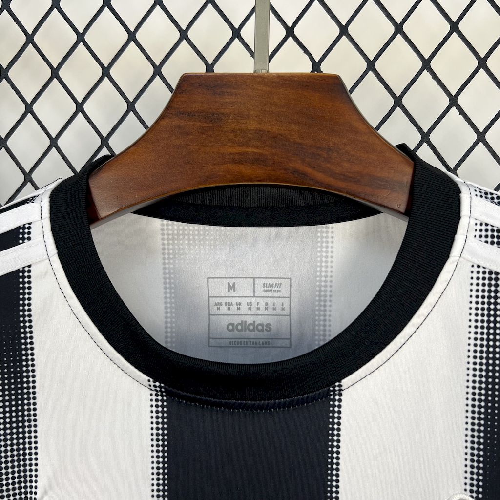 Newcastle United 2025/26 Home Jersey