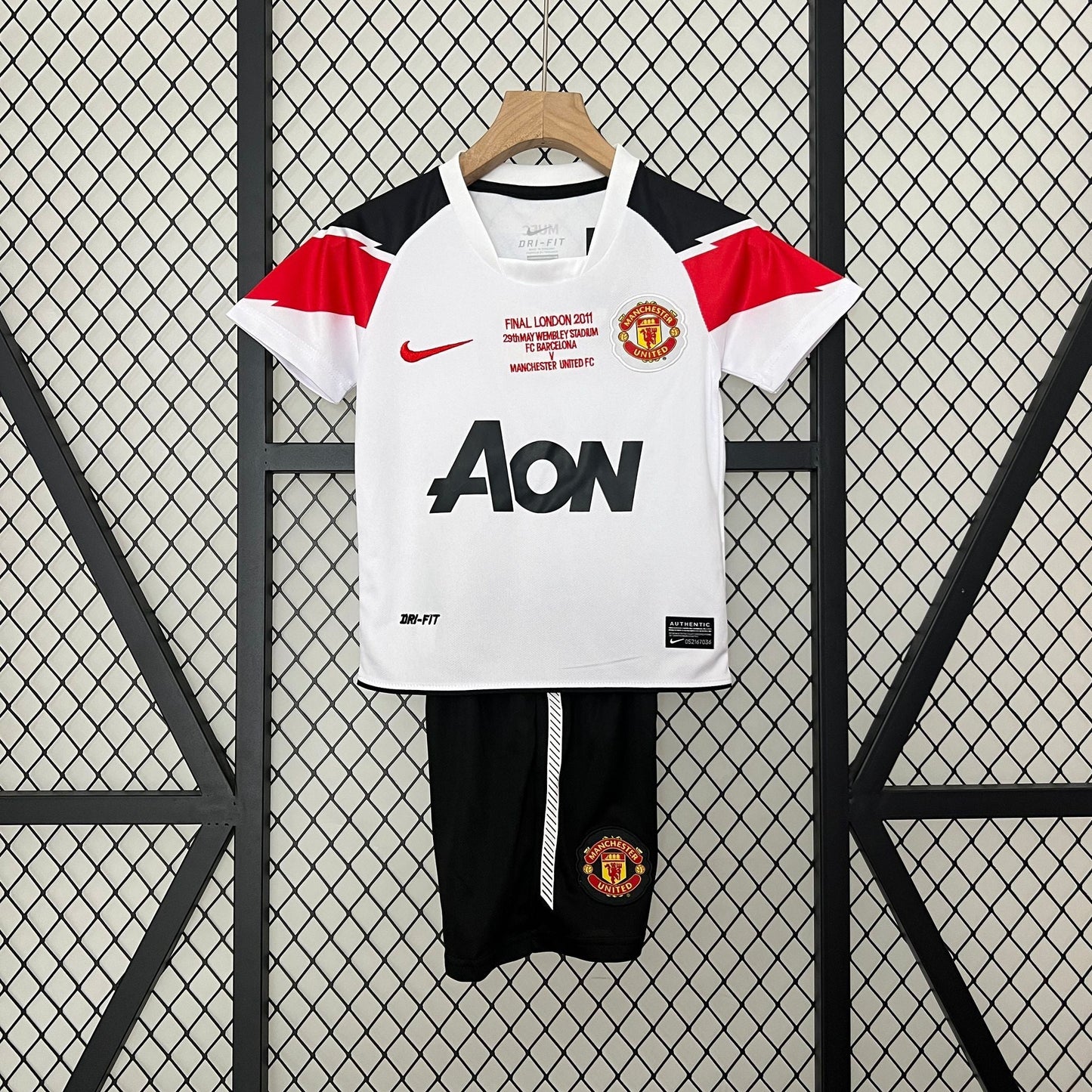 Kit Kids Retro Manchester United Away Jersey 2011/12