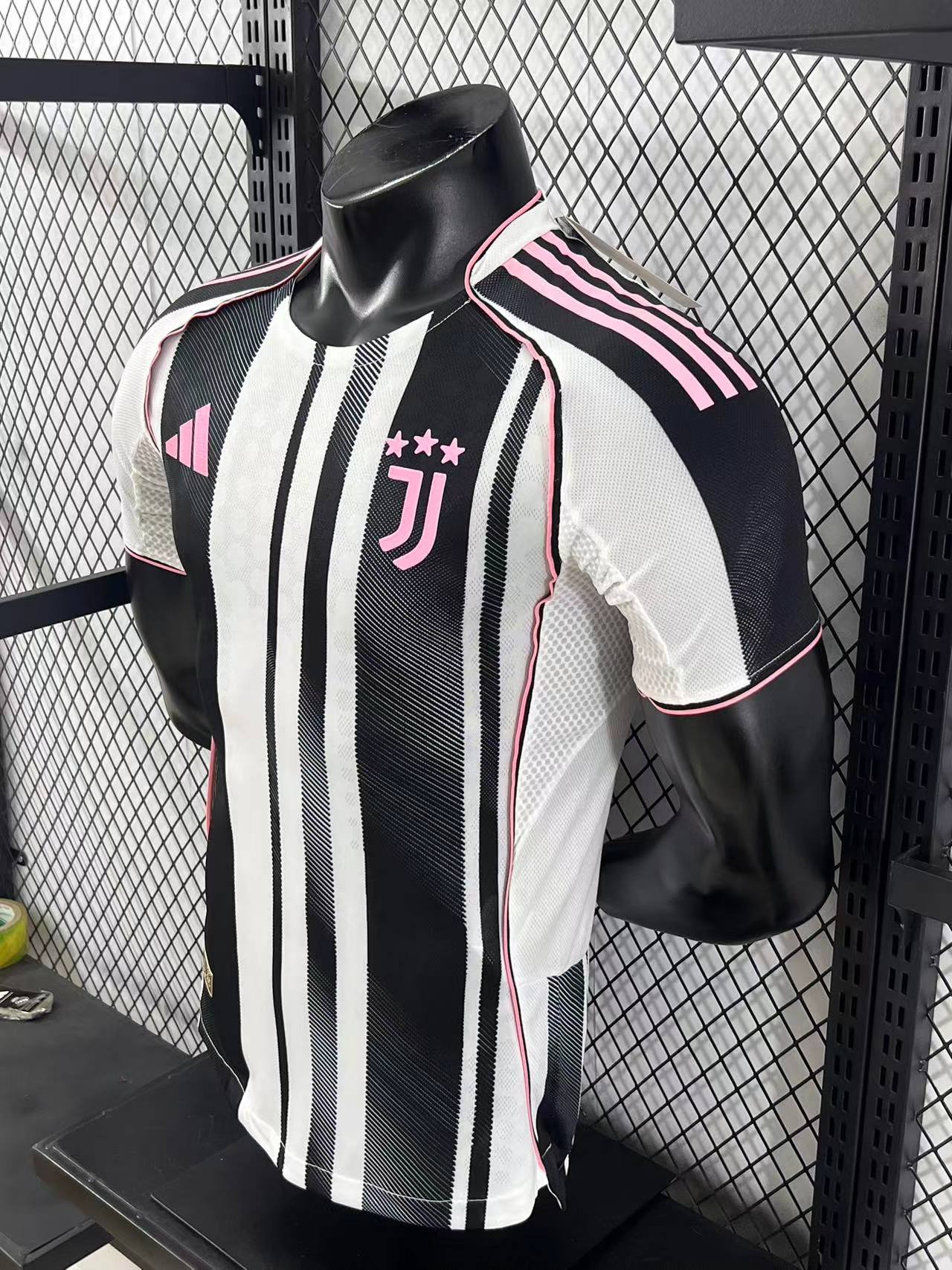 Juventus 2025/26 - Authentic Player Version [Slim Fit]