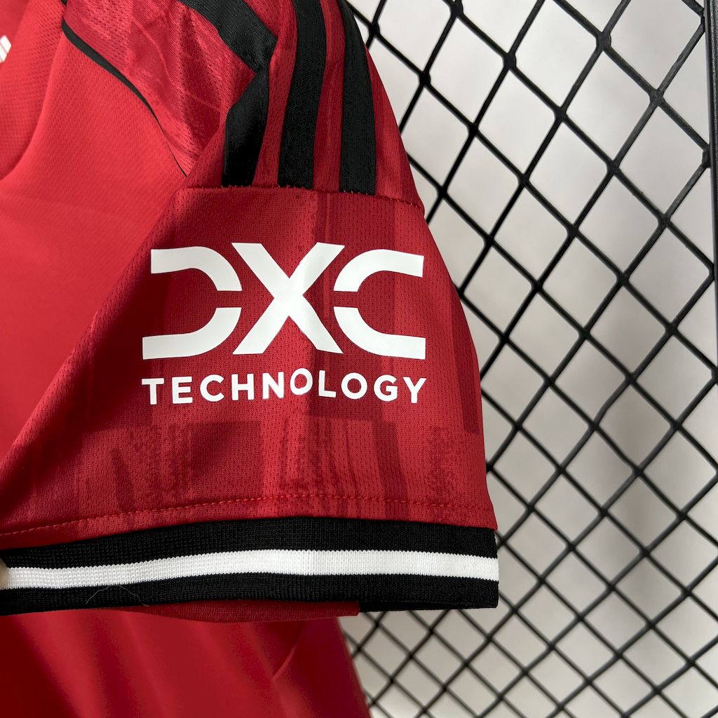 Manchester United 2025/26 Home Kids Kit