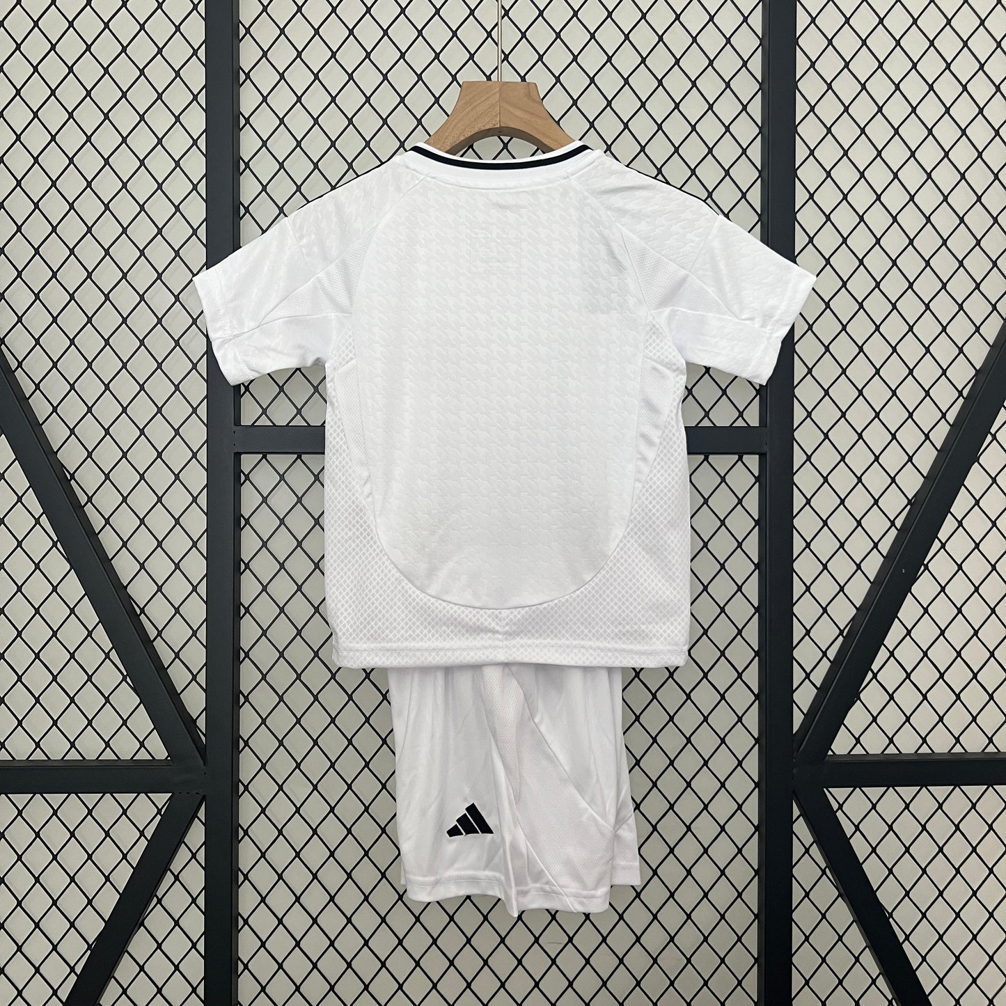 Kit Kids Real Madrid Home Jersey 2024/25