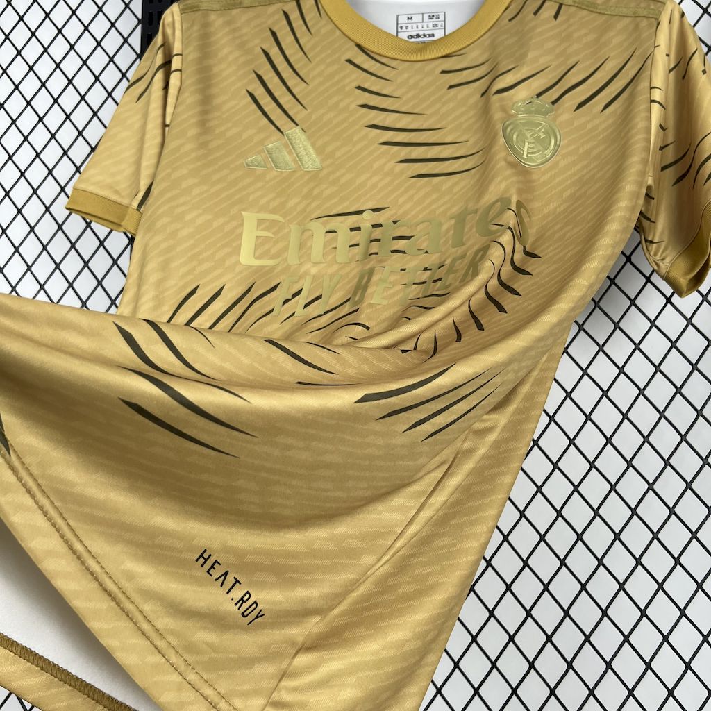 Real Madrid 2025/26 Training Gold Jersey (Slim Fit)