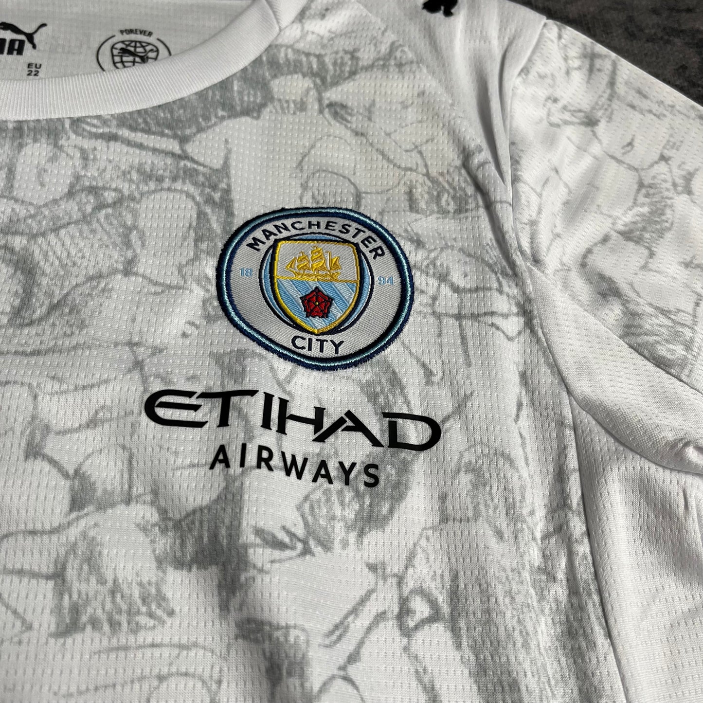 Manchester City 2025/26 Kit Kids away