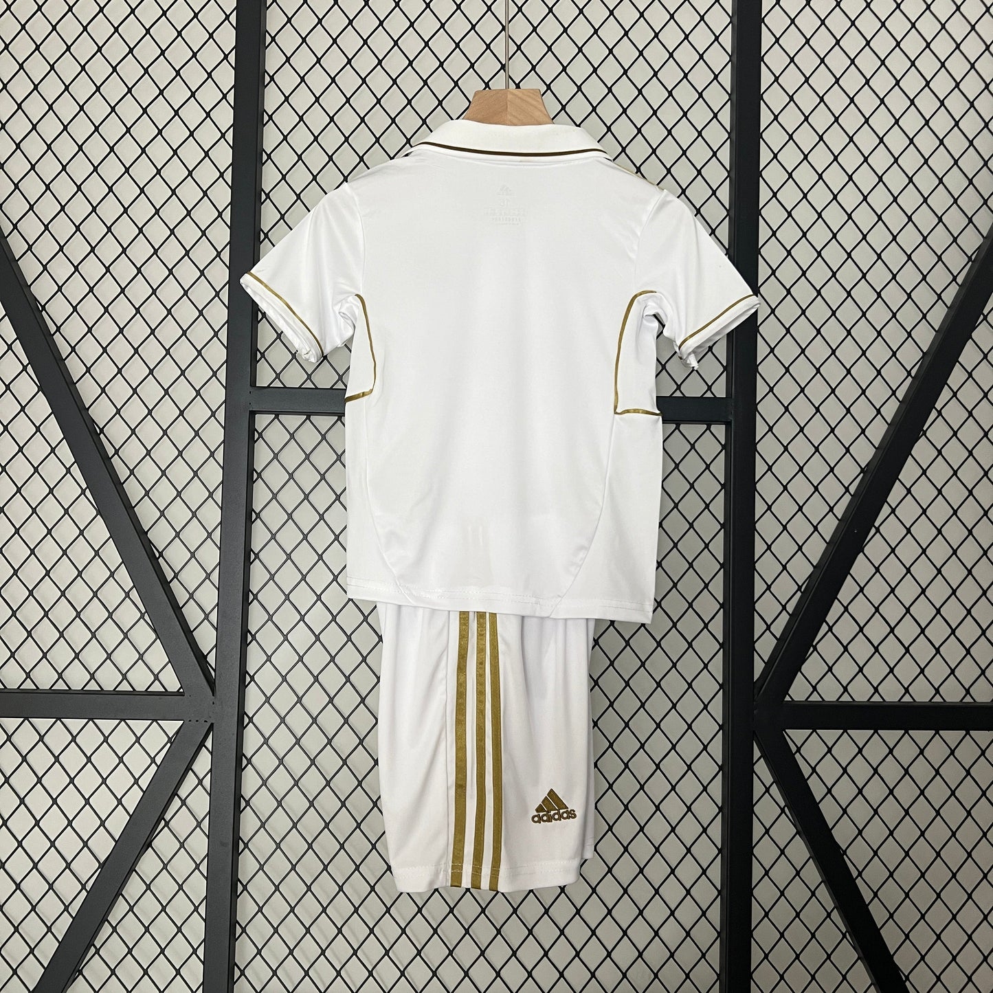 Kit Kids Retro Real Madrid Home Jersey 2011/12