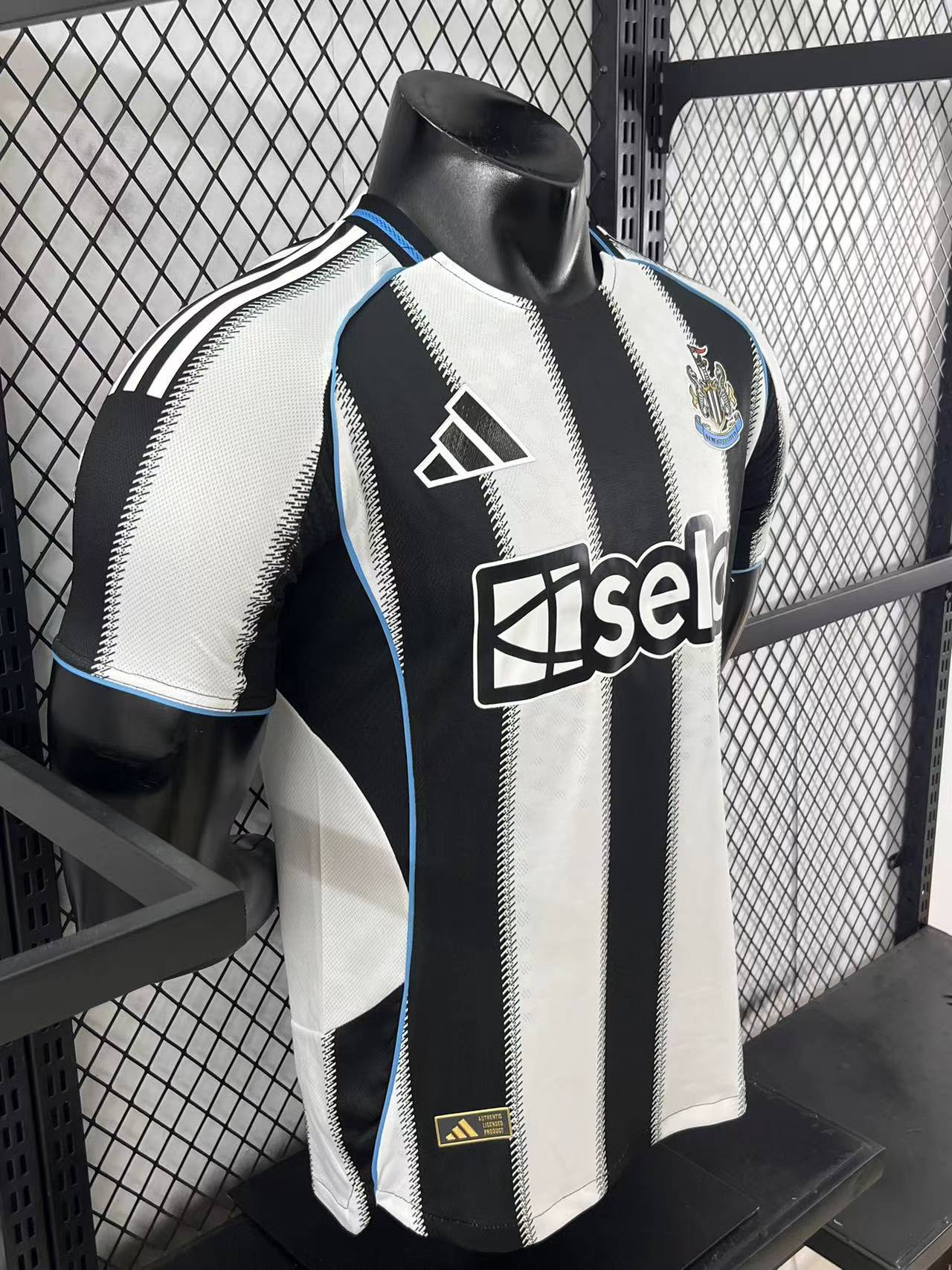New Castle United 2025/26 - Player Authentic [Slim Fit]