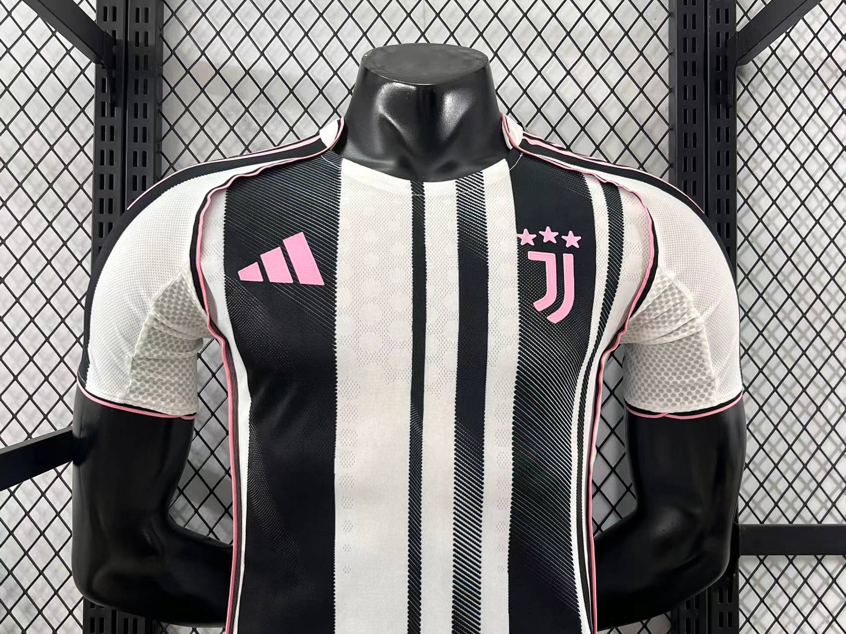 Juventus 2025/26 - Authentic Player Version [Slim Fit]