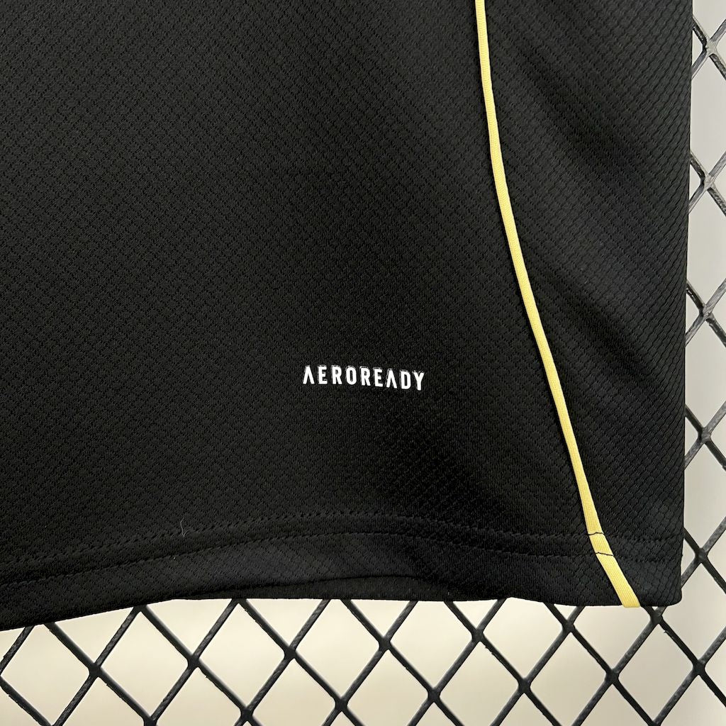 Liverpool 2025/26 Black Gold Edition Jersey