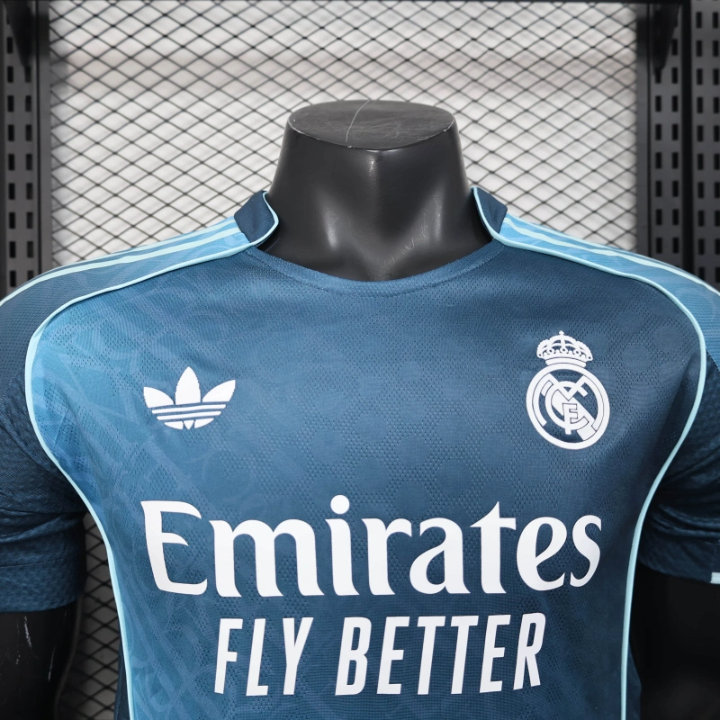Real Madrid 2025/26 Player Blue Gradient Special Edition - Slim Fit