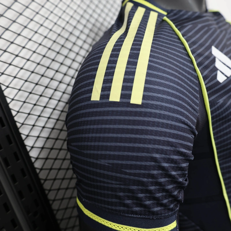 Real Madrid Authentic Player [Slim Fit] Player [Slim Fit] Player [Slim Fit] Away Player 2025/26 - Slim Fit