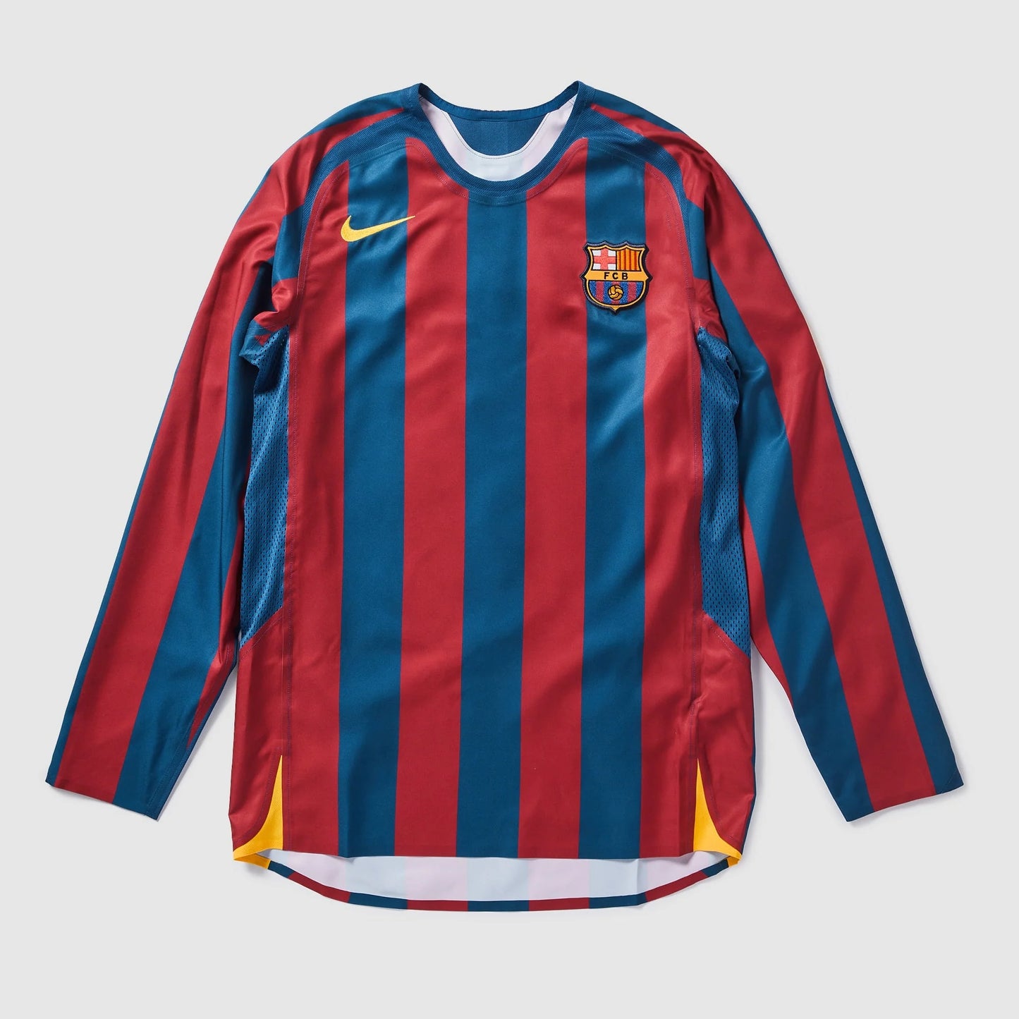 Ronaldinho FC Barcelona 2005/06 Reissue Long Sleeve Retro Jersey
