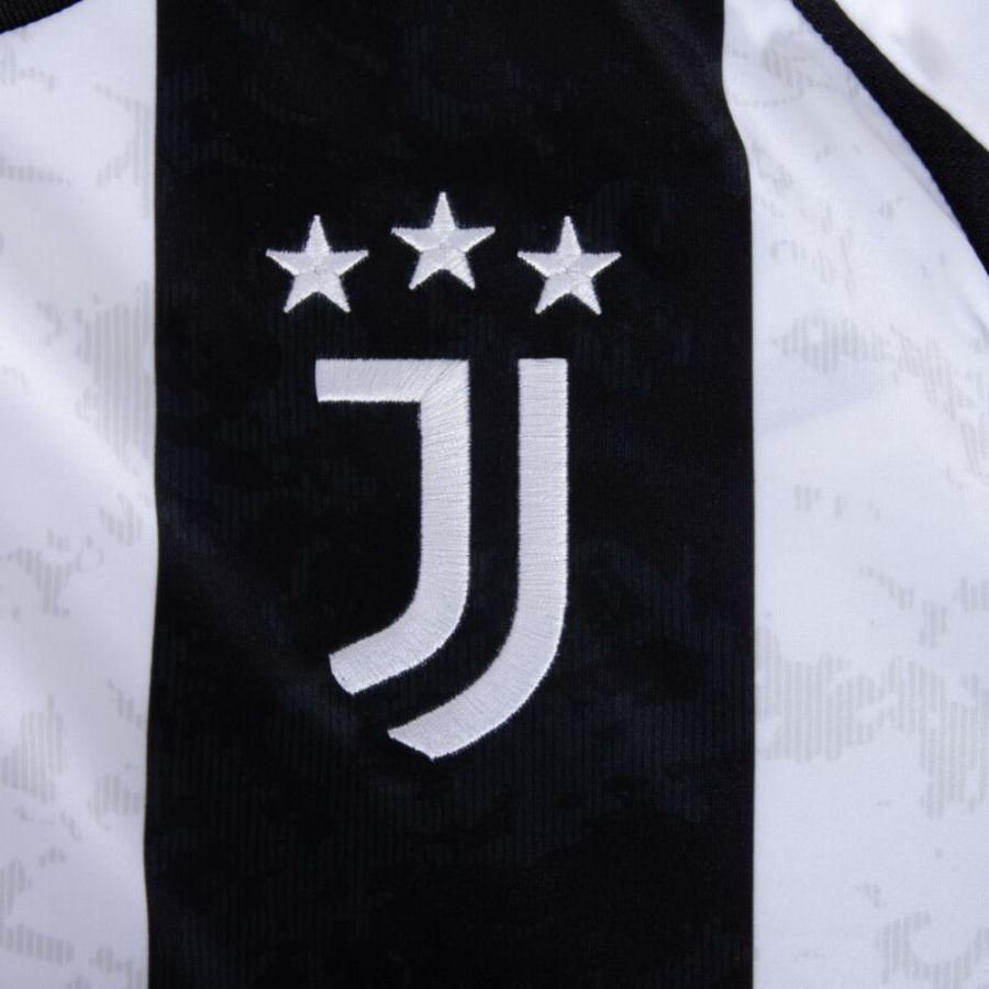 Juventus Yldiz 10 Home 2024/25 Patches UCL UEFA Foundation (Official Printing)