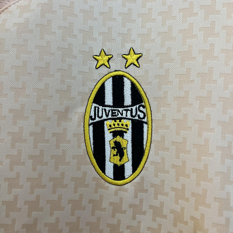 Retro Juventus 03_04 Third Away - Nike