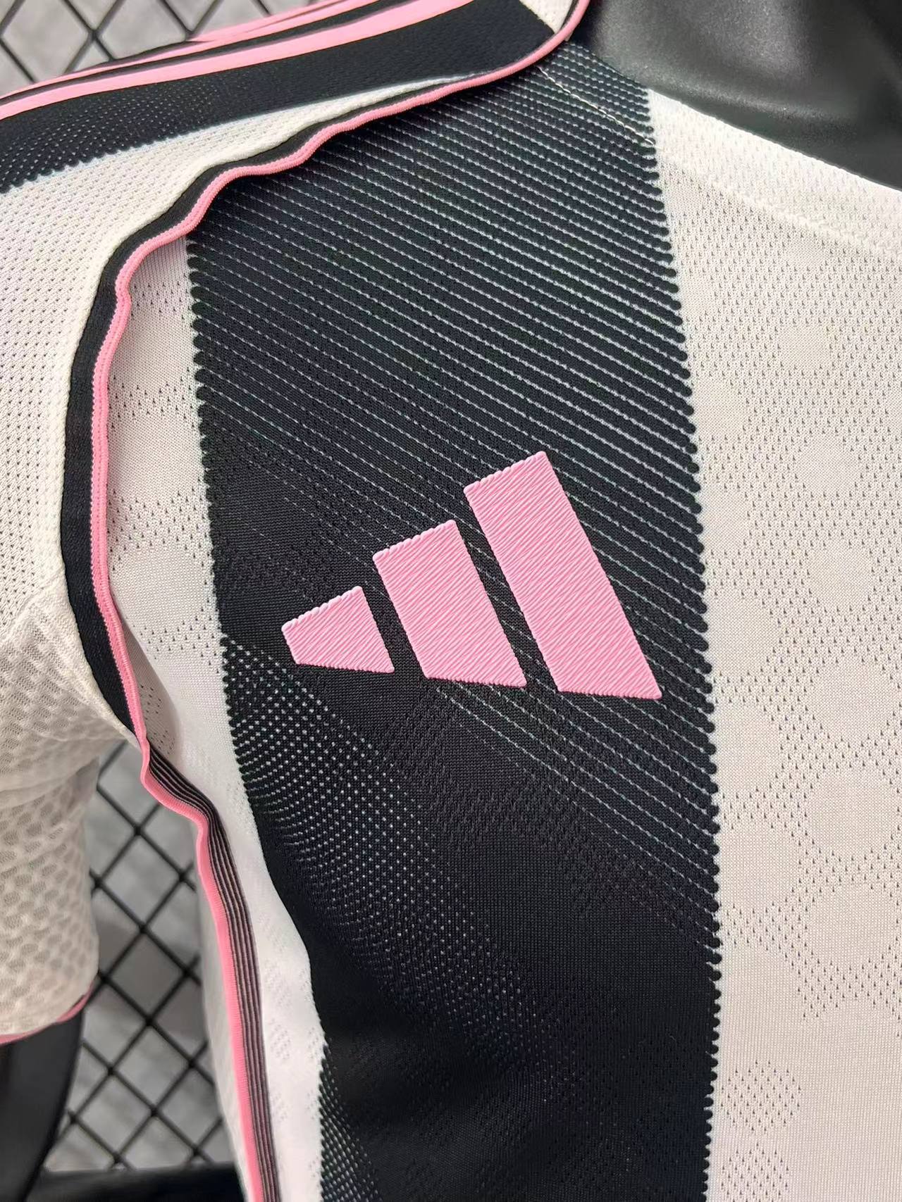 Juventus 2025/26 - Authentic Player Version [Slim Fit]