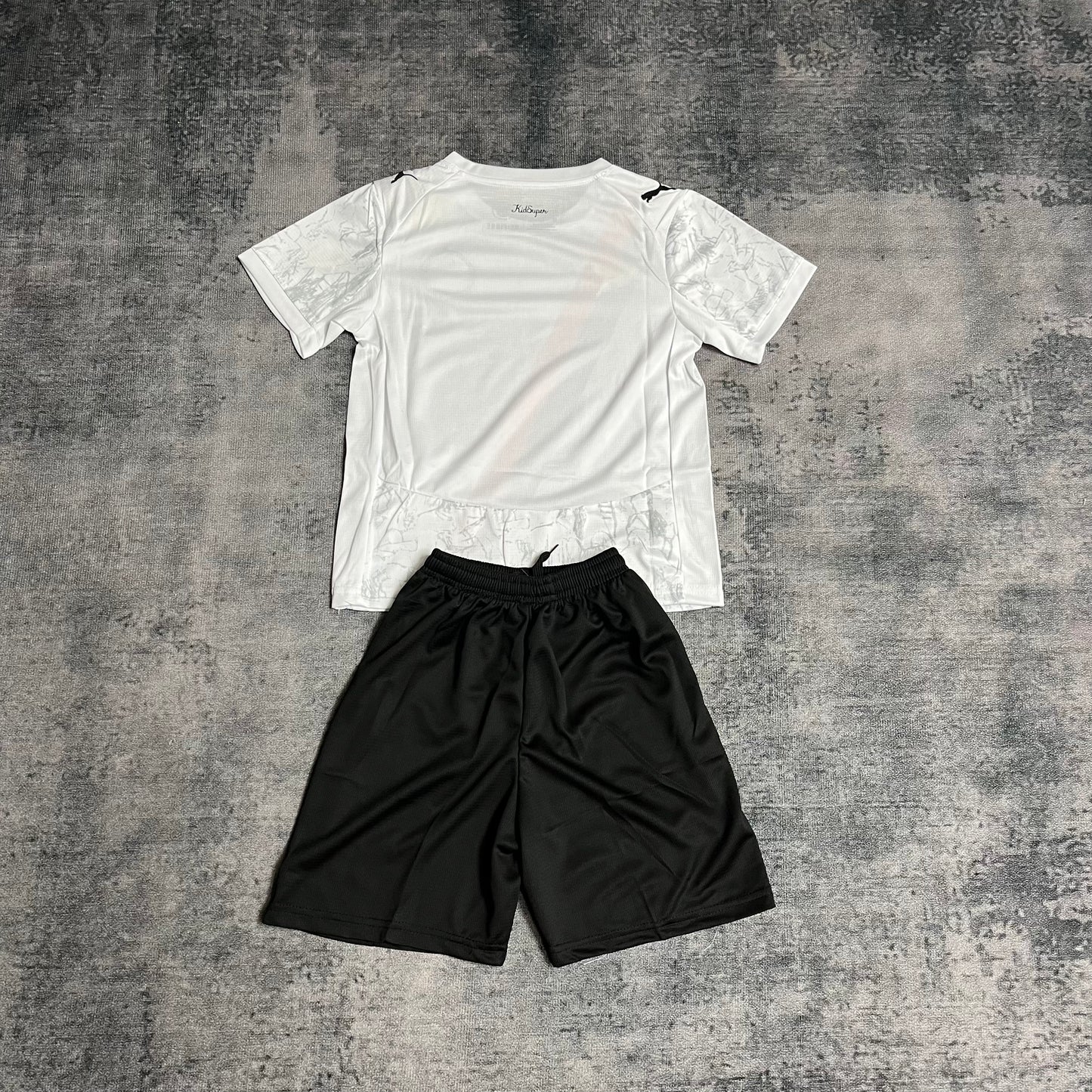 Manchester City 2025/26 Kit Kids away