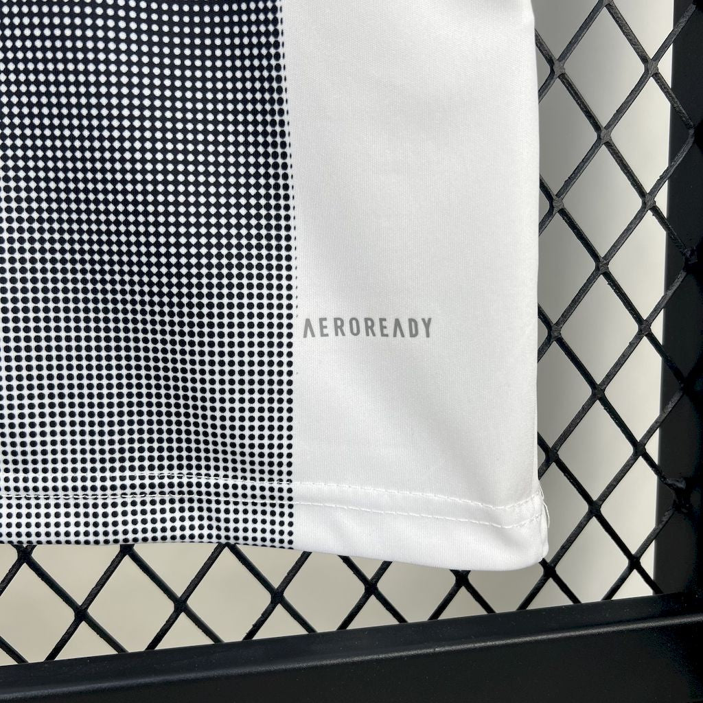 Newcastle United 2025/26 Home Jersey