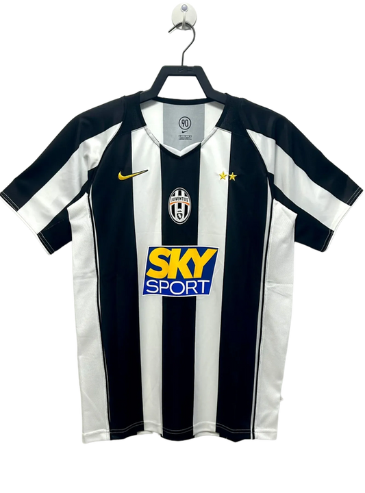 juventus-04-05-i-home-jersey-retro-version-1