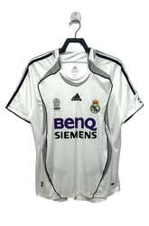 real-madrid-06-07-i-home-jersey-retro-version-1