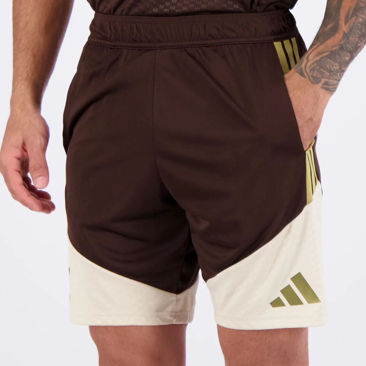 Shorts Adidas Flamengo Treino 2026 Marrom e Bege